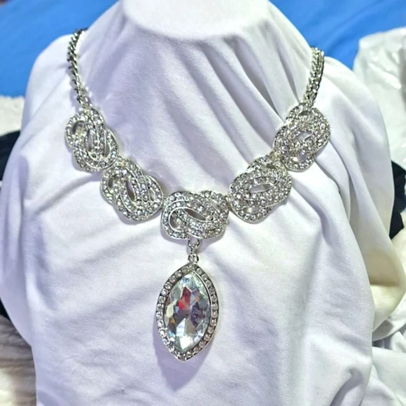 Women's Fashion Necklace Fancy Night Out Holiday Statement New With Tags - Picture 3 of 8